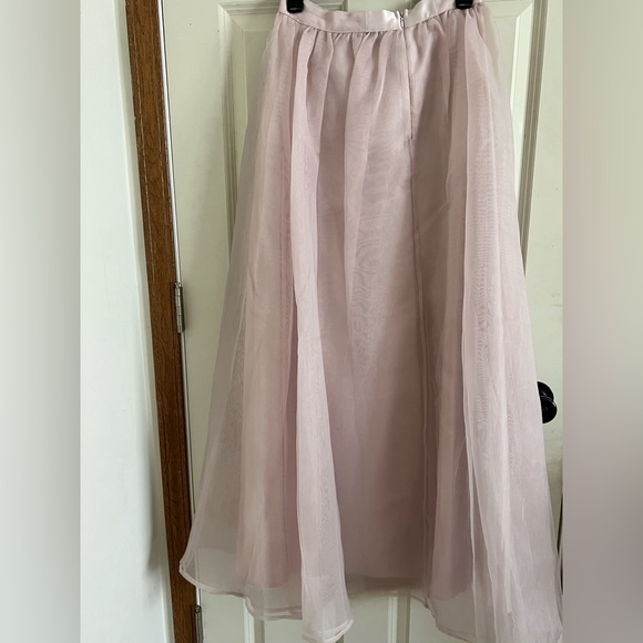 Lauren Conrad runway formal skirt in dusty blush - Picture 8 of 9